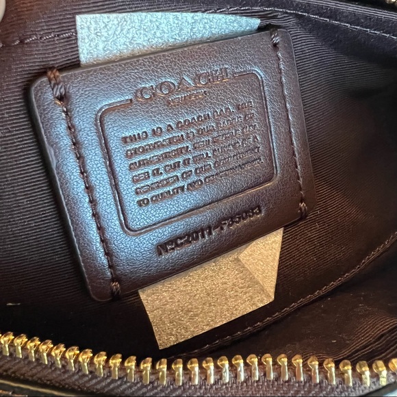 Coach Leopard F35083 Isla Chain Crossbody Signature - Picture 16 of 16